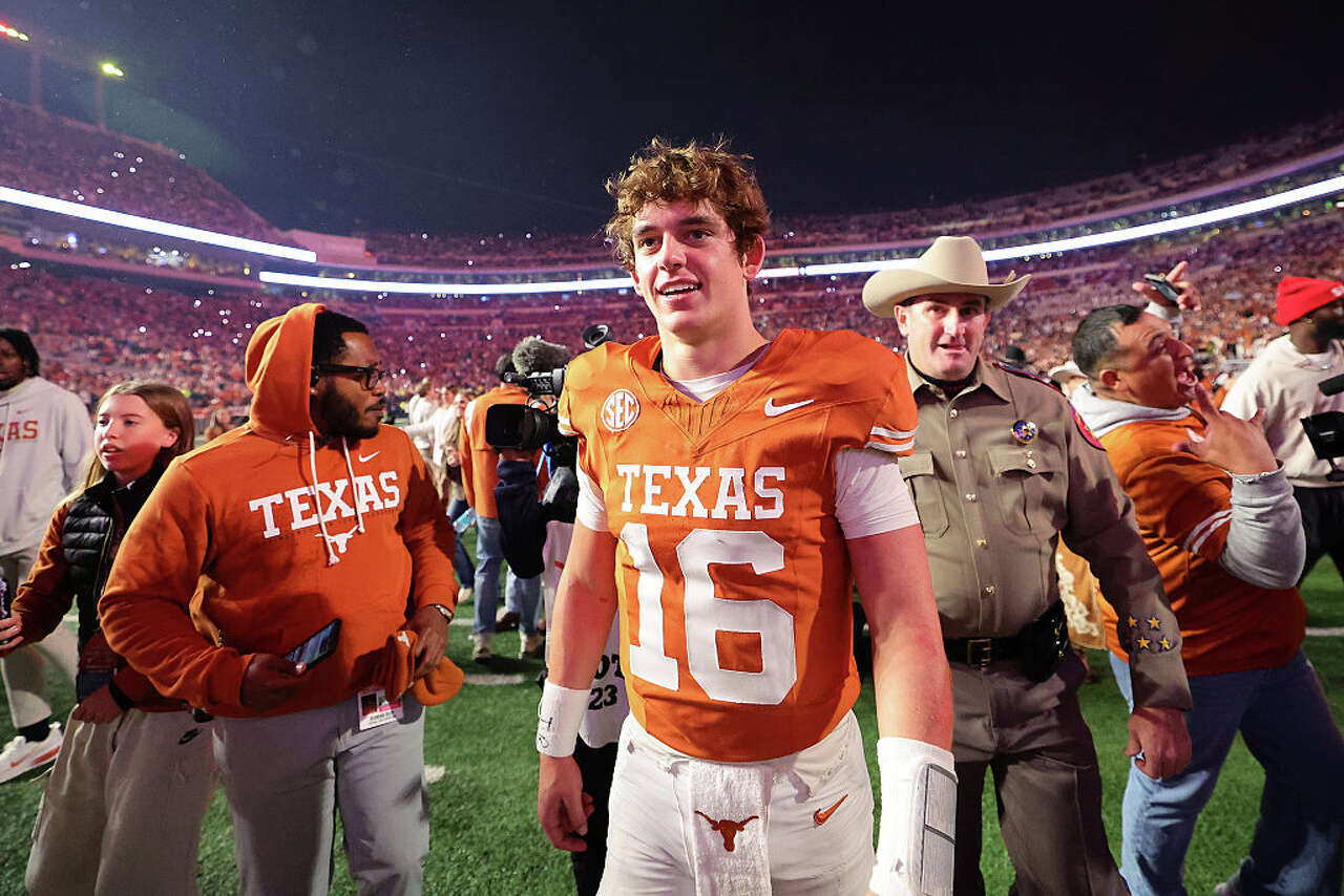 Texas' star QB reclaims title as No. 1 highest paid college athlete