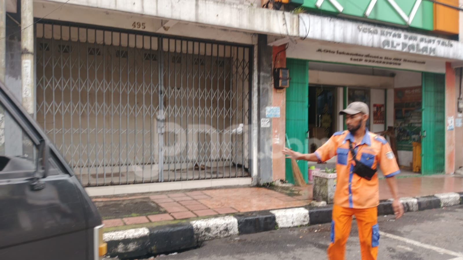 Pria Tak Dikenal Tewas Bersimbah Darah di Jalan Otista Bandung
