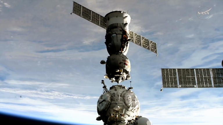 NASA astronaut and 2 cosmonauts land aboard Russian Soyuz after 8 ...