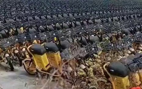 Bị nghi là sản phẩm CGI, hãng robot tung video robot đá ngã CEO để đập tan nghi ngờ