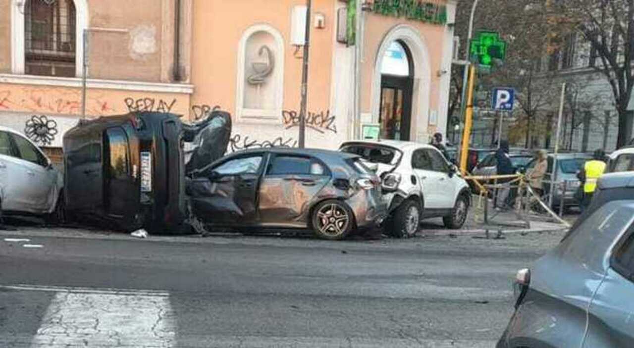 Scontro fra due auto a Roma, un morto e un ferito trasportato in ...