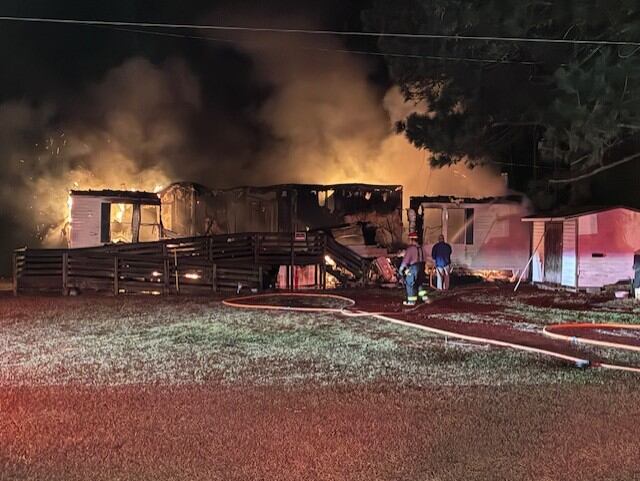 Overnight fire destroys Bladen County mobile home