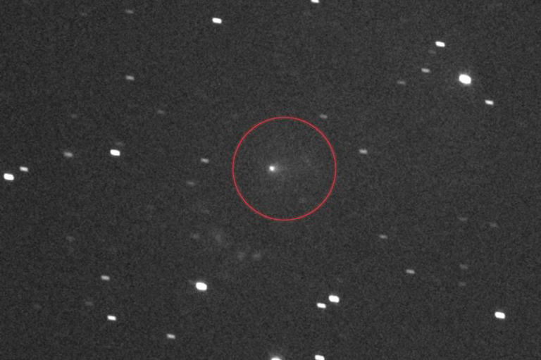 'Alien comet' 3I/ATLAS holds chemical key to life as expert claims ...