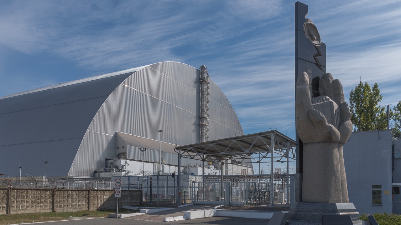 Chernobyl says radiation leak can't be stopped after strike