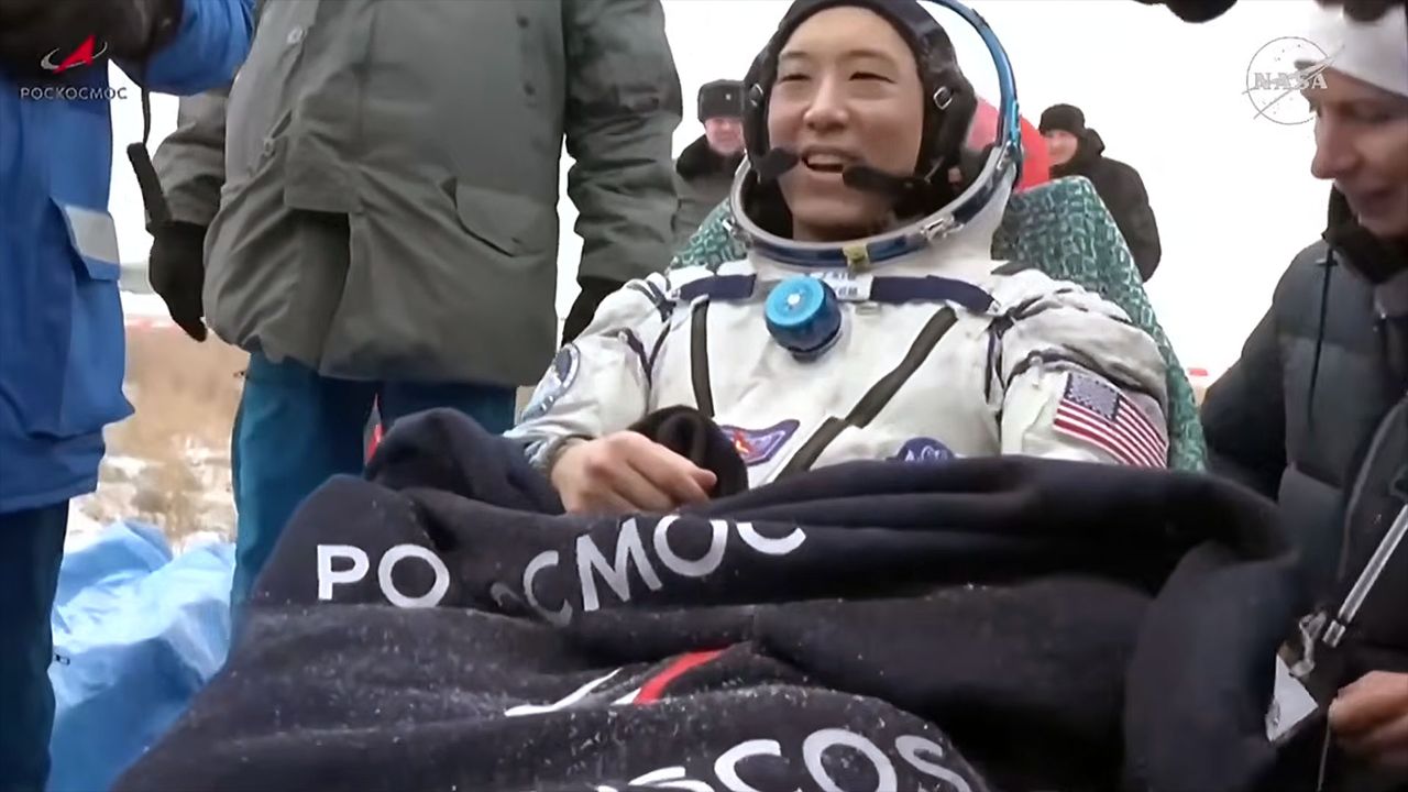 NASA astronaut and 2 cosmonauts land aboard Russian Soyuz after 8 ...