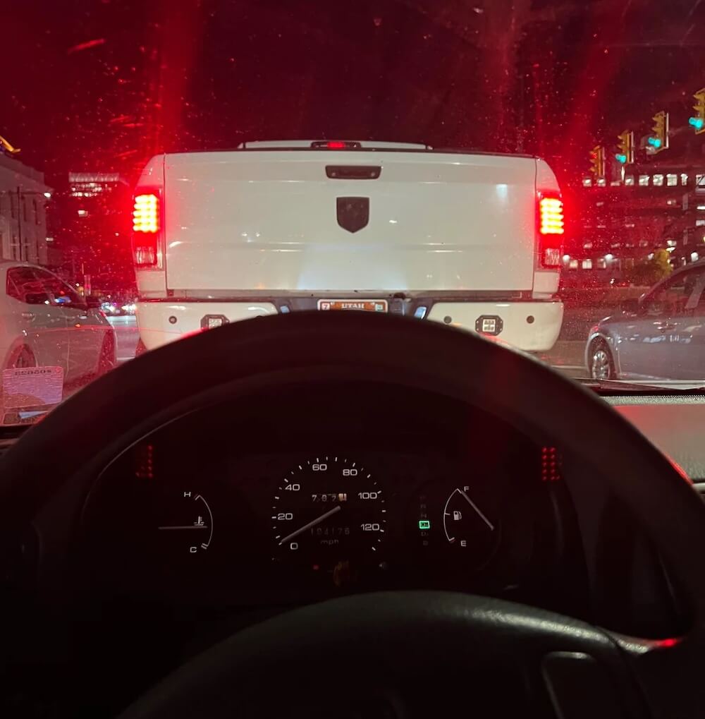 Driver captures photo of dangerous trend sweeping US roadways 'How is