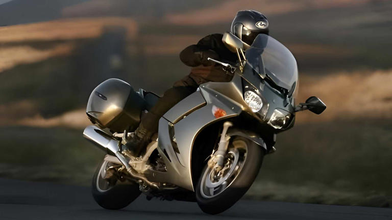 How to get Yamaha reliability and Gold Wing-level comfort in a sexy ...