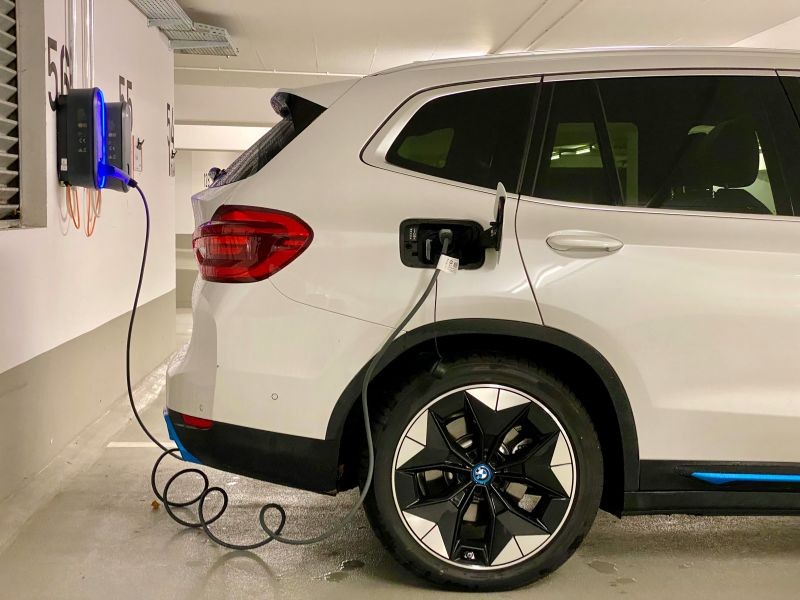 EV Boost: Mahindra opens 180 kW ultra-fast network, promises 1,000 ...