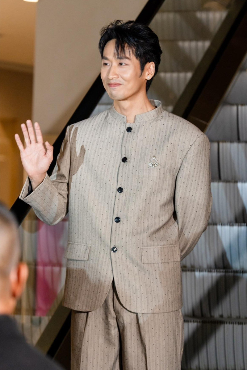 Đôi tình nhân đánh bại Thái Hòa, Hồng Đào