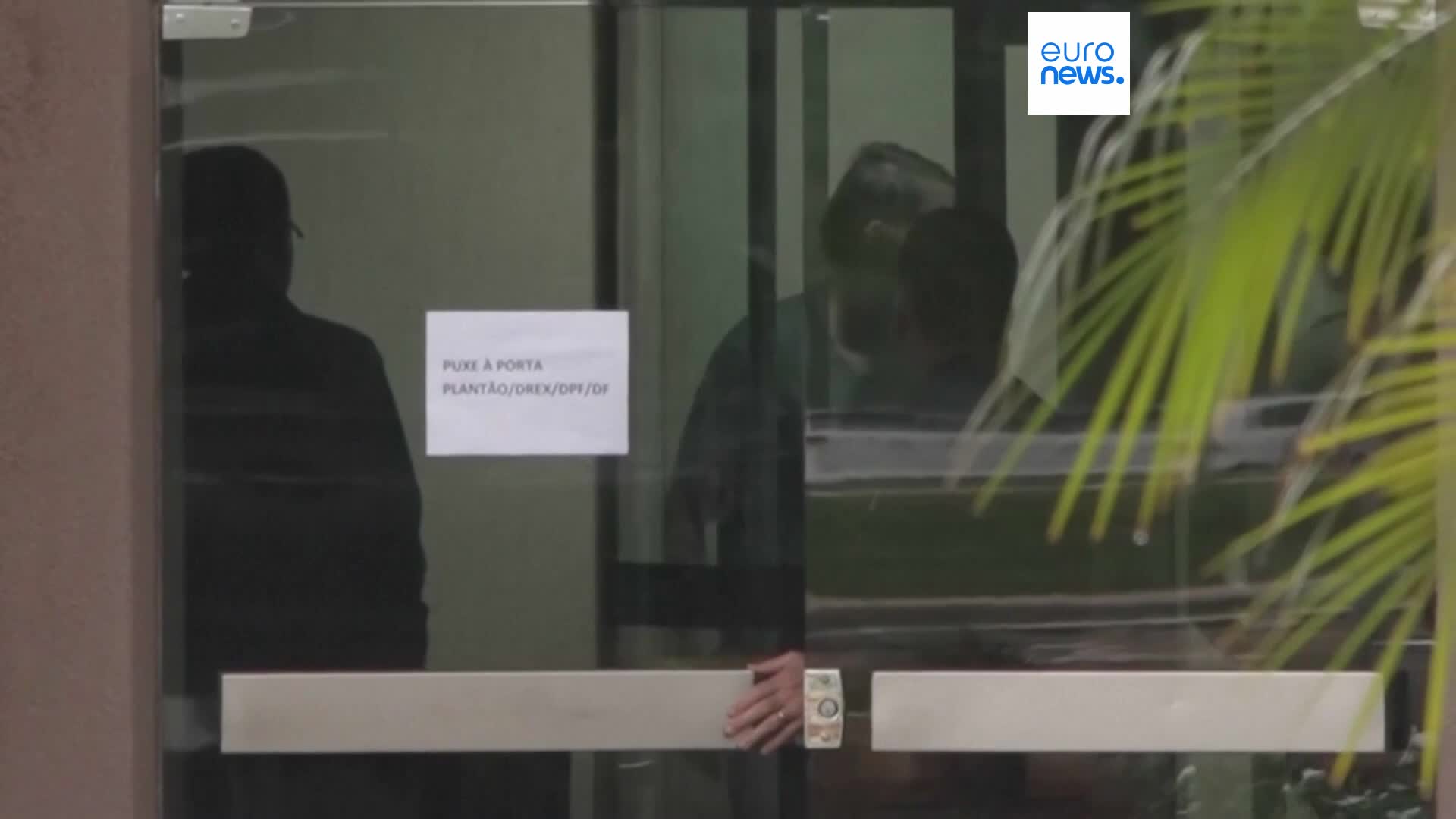 El expresidente de Brasil Jair Bolsonaro inicia su condena a 27 años de ...