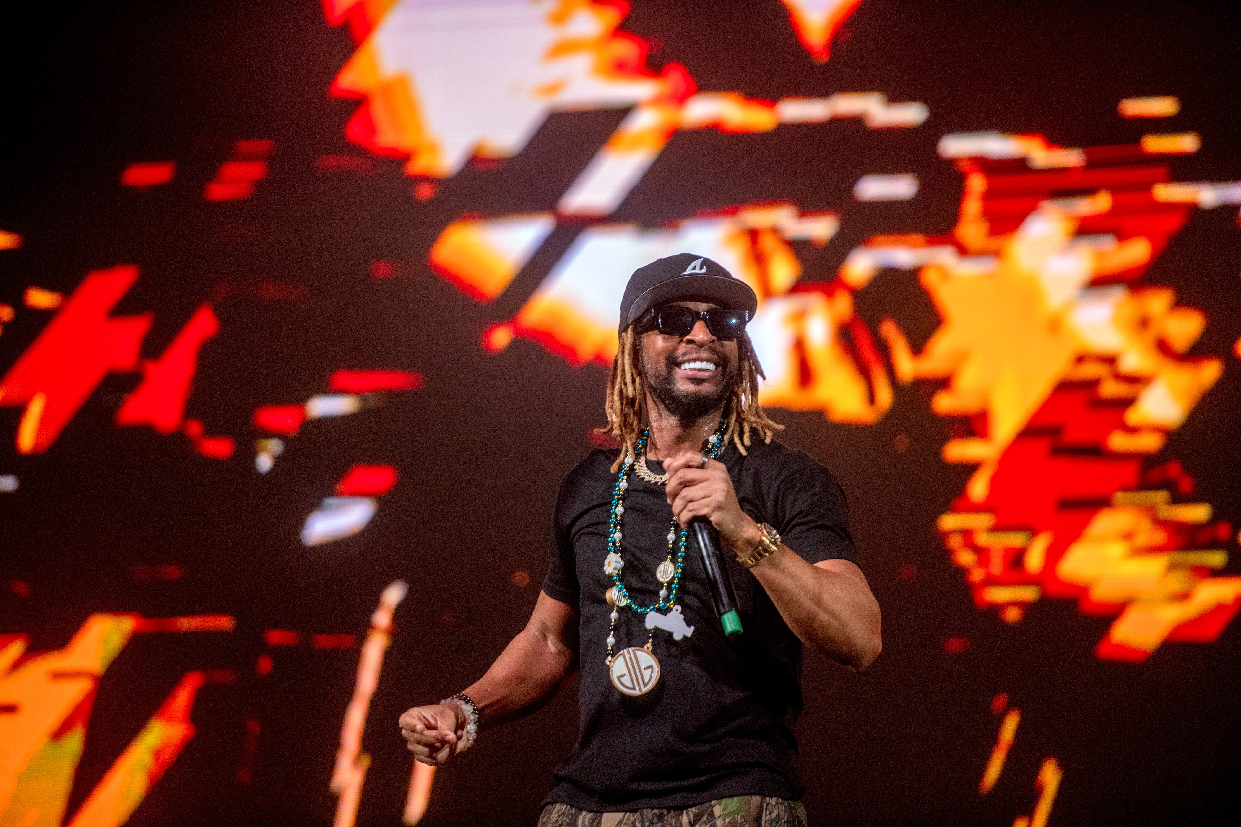 who-s-playing-at-nfl-halftime-shows-on-thanksgiving-when-to-watch