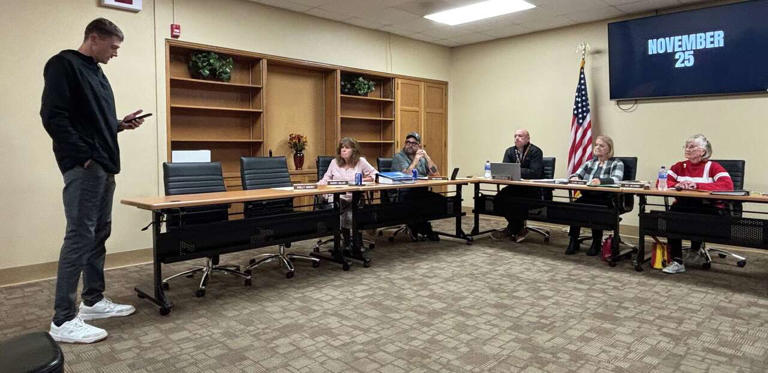 Roxana School Board picks Courtney Castelli as next superintendent in 3 ...