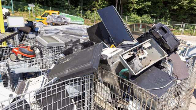 Man shares photo of stunning discovery in dumpster behind store ...