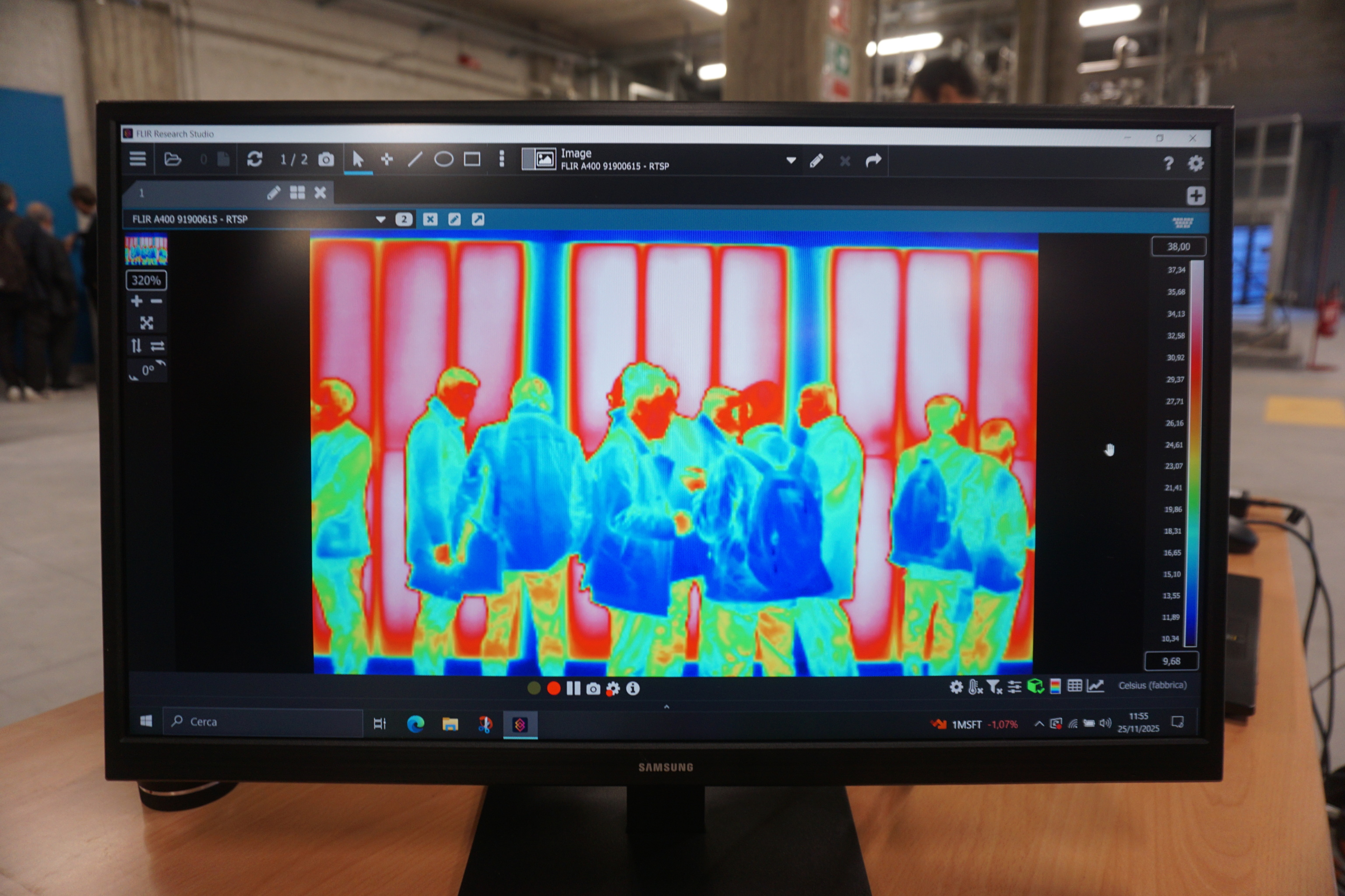 Tazza Di Vernice Usa E Getta Da 600 Ml Con Connettore Tazza Spruzzatrice Tazza Di Miscelazione Della Vernice Tipo H O Spruzzatura Rapida Della Tazza - Foto 7