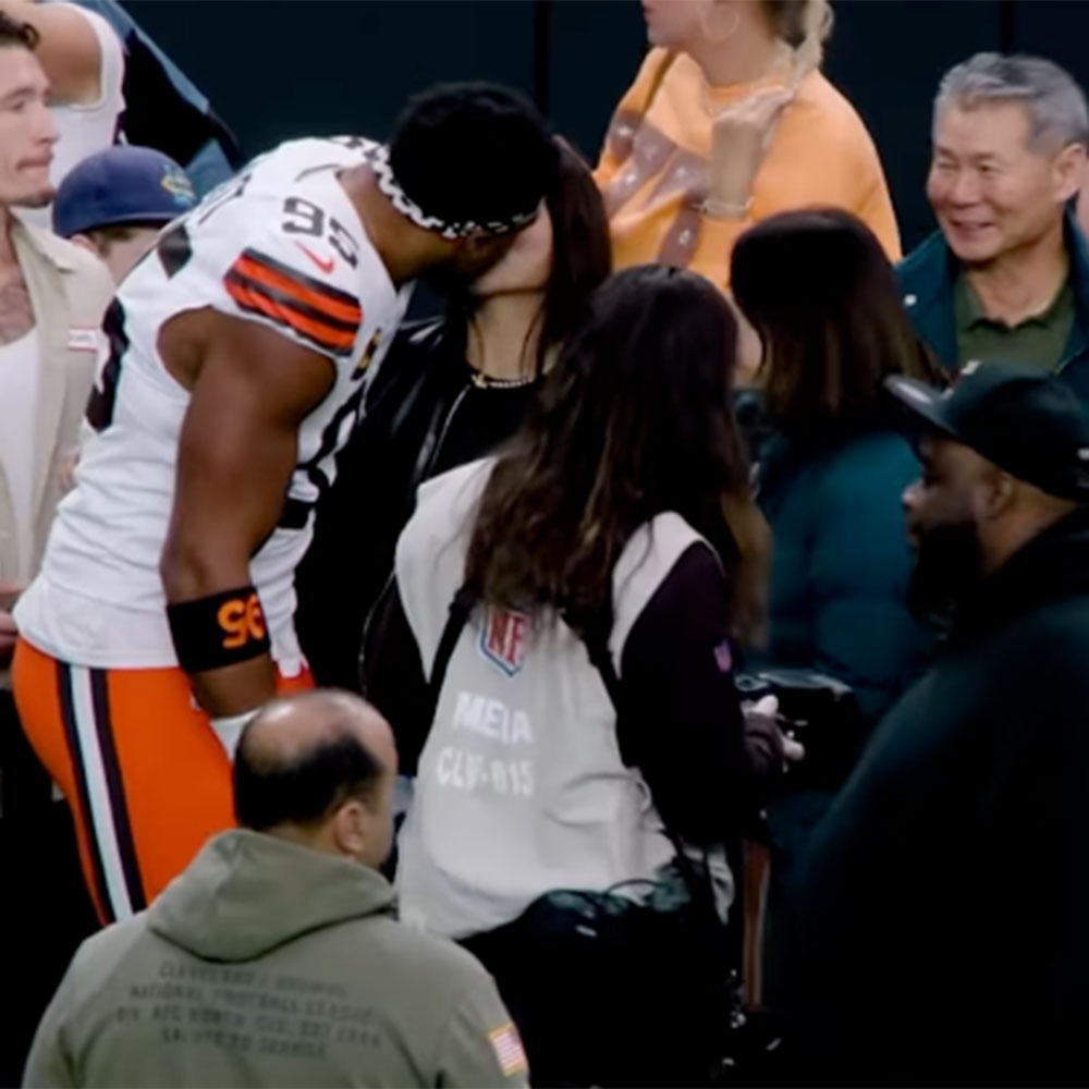 Myles Garrett and Chloe Kim confirm romance after months of dating(01)