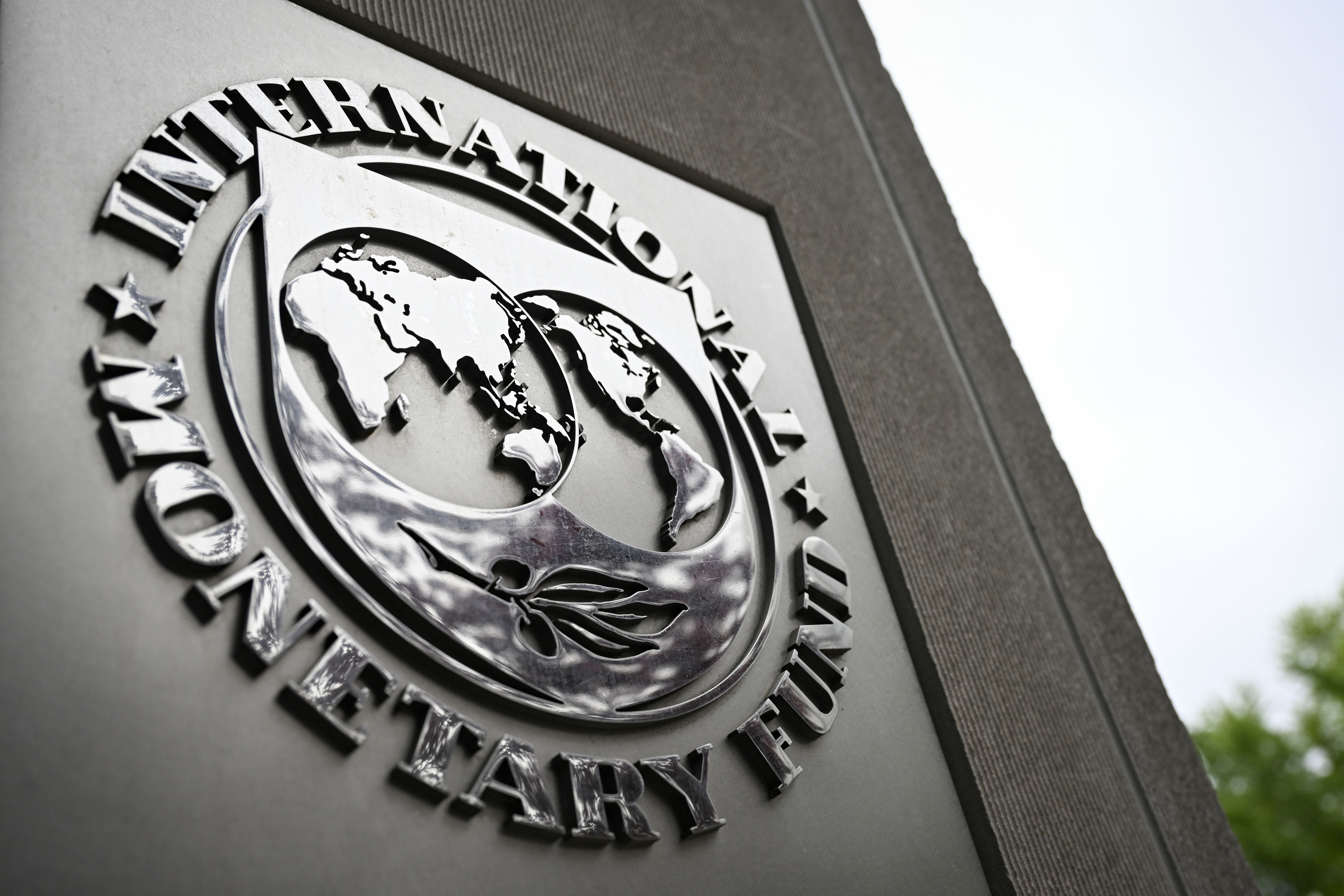 МВФ отложил выделение транша Украине на 700 миллионов долларов