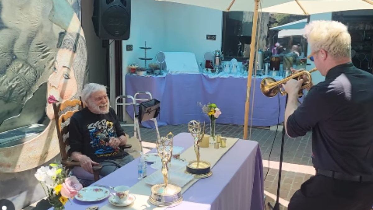 Dick Van Dyke, 99, shares the habits that have helped him live a long ...