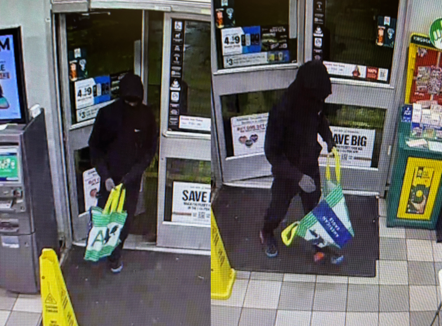 Police searching for suspect in armed robbery at 7-Eleven in Chesterfield