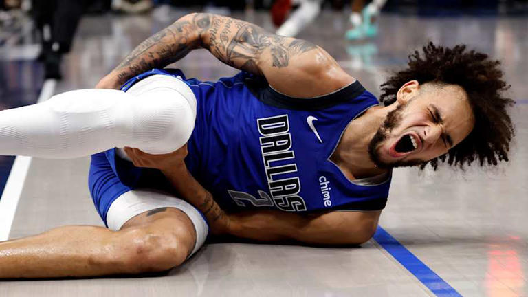 Mavericks' brutal injury update pushes Dallas toward unthinkable trade