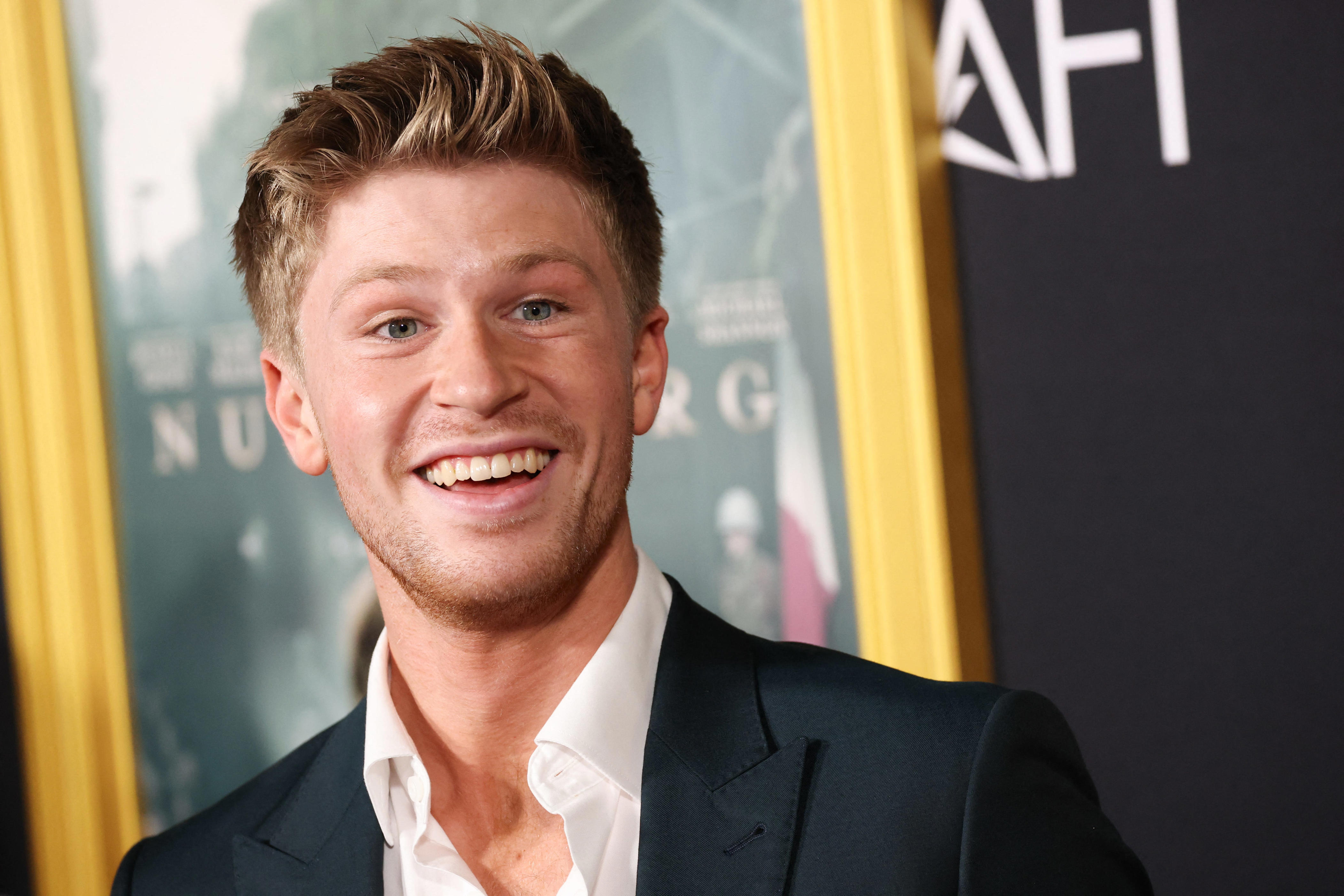 Robert Irwin shares 1-word response his dad would have to 'DWTS' win
