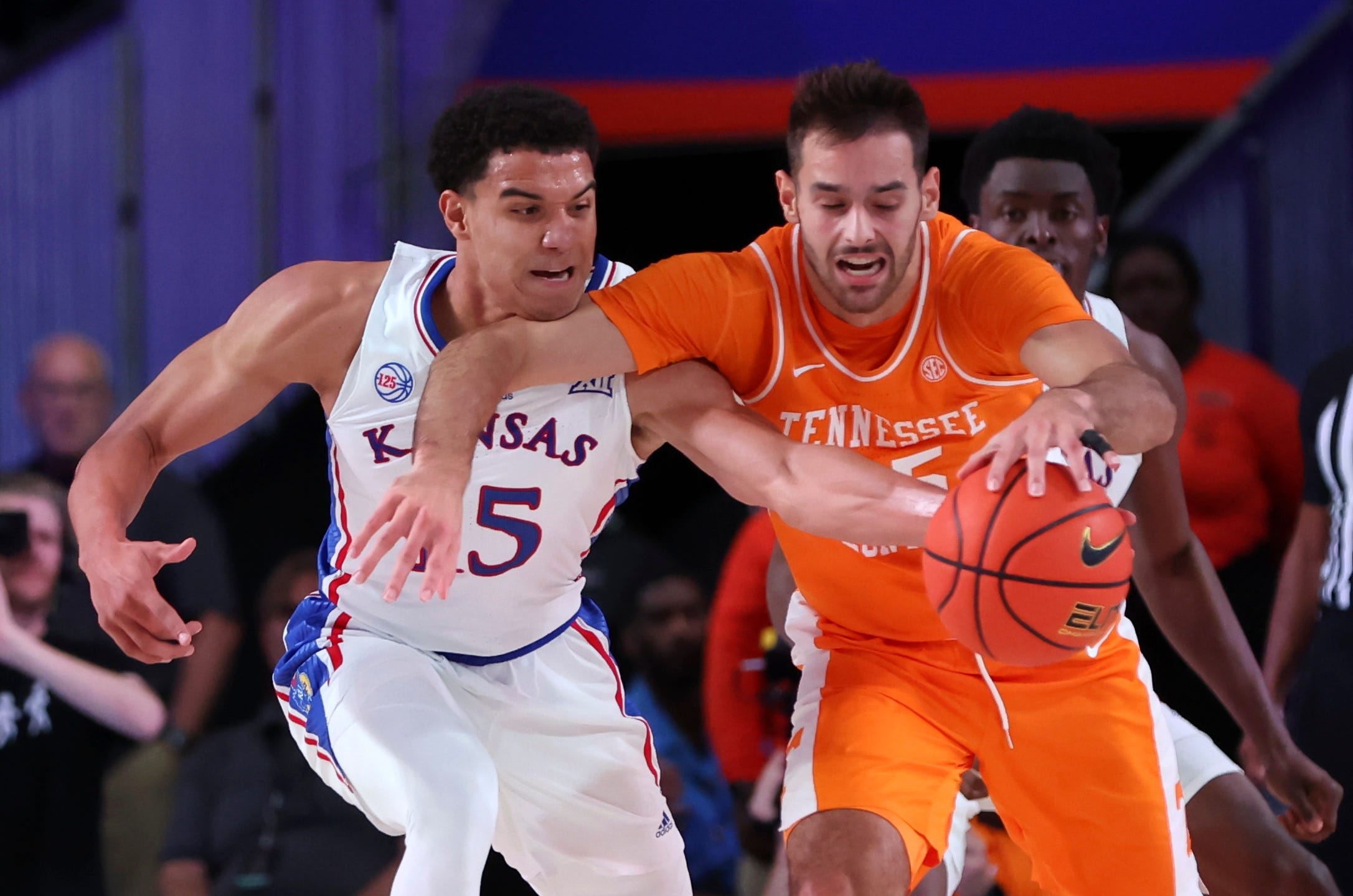 Tennessee-Kansas basketball series