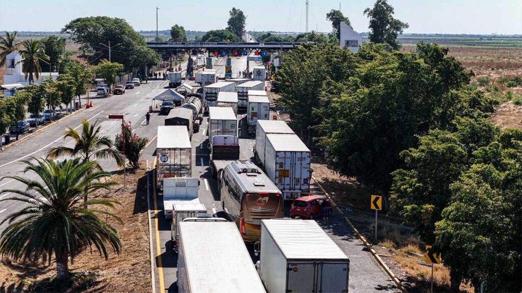Bloqueos de carreteras hoy en México: campesinos y transportistas ...