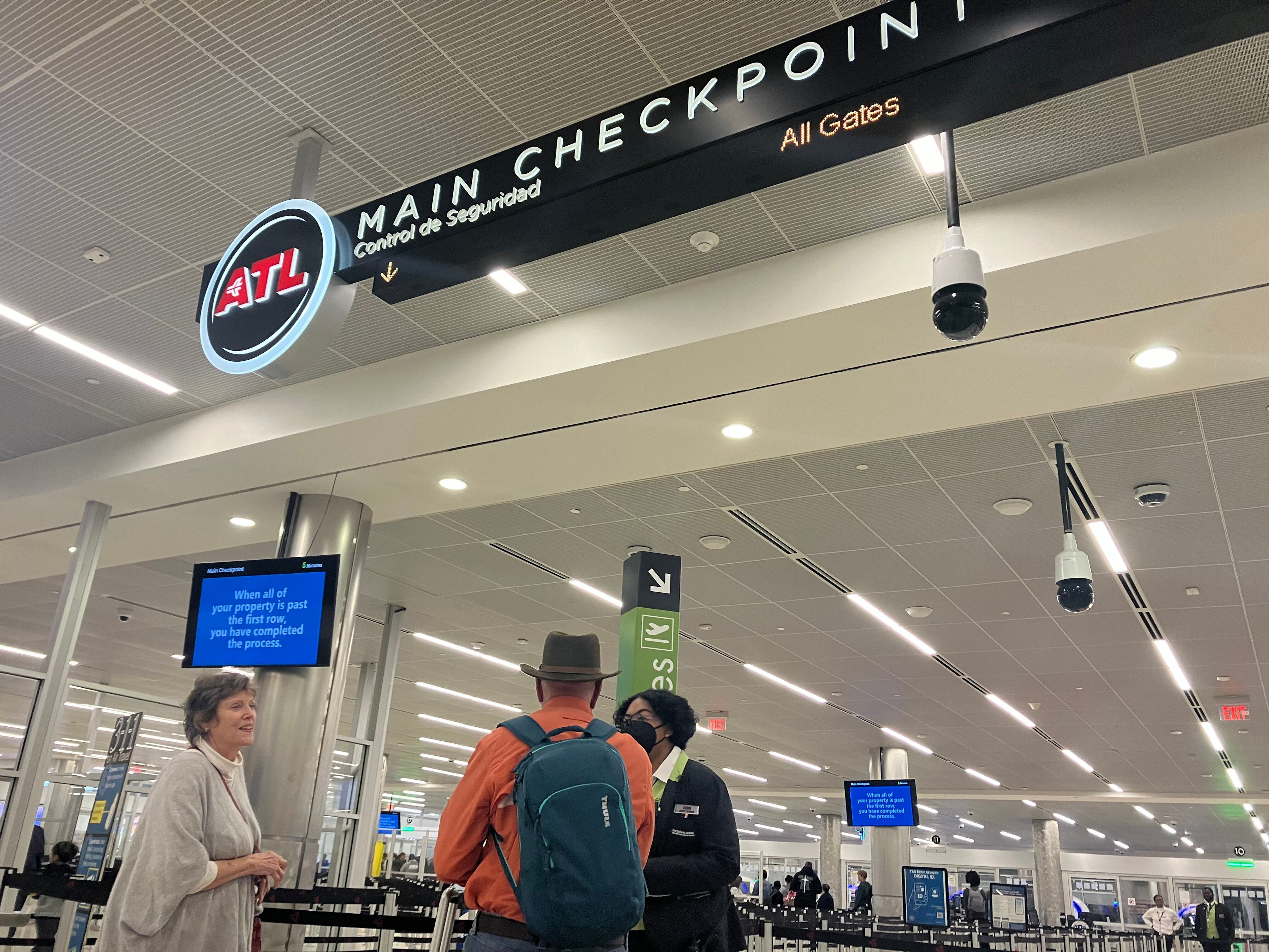 Rain, hundreds of flight delays impact Atlanta travelers during busy ...