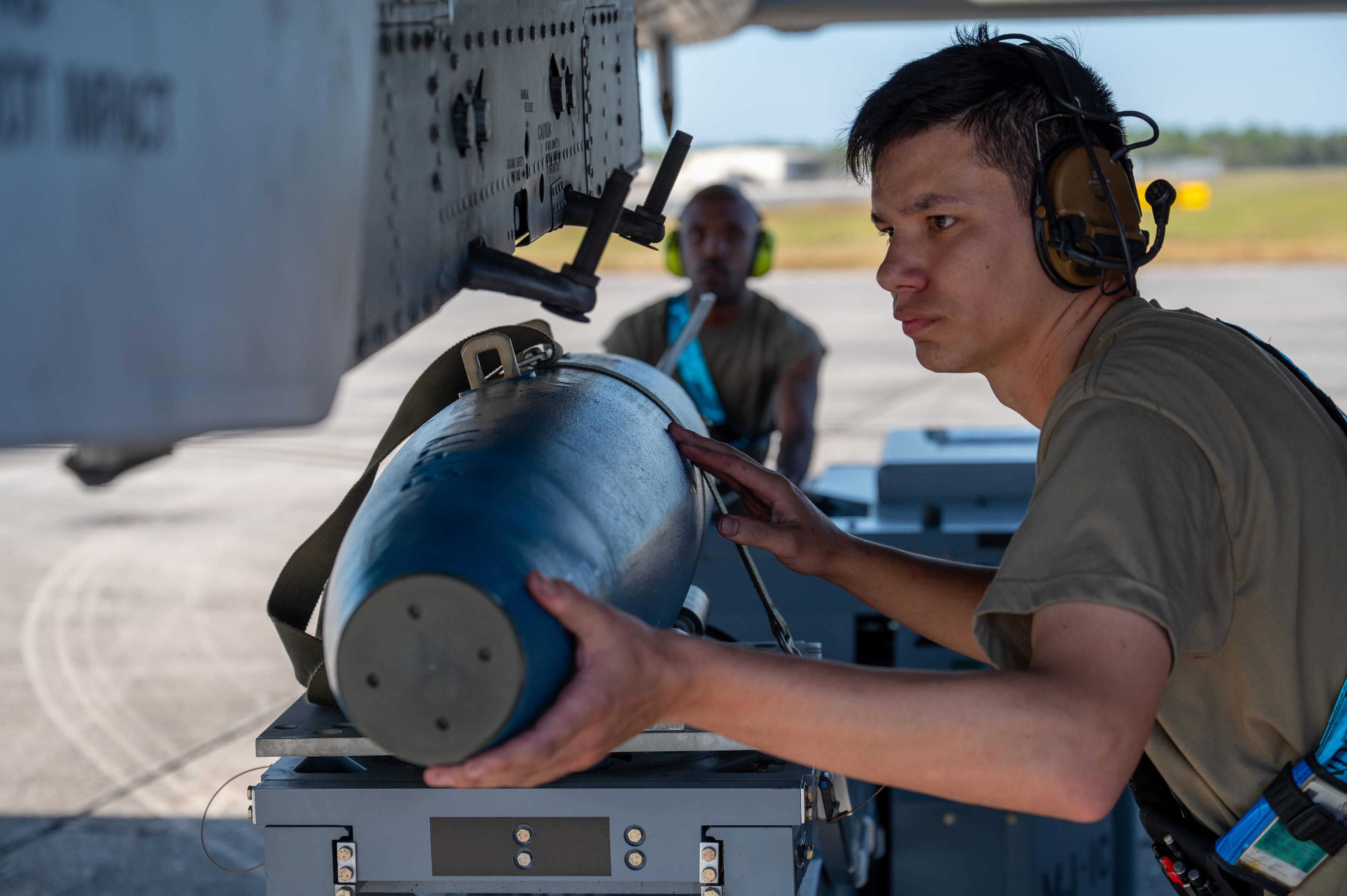 The US Air Force just war-gamed how pilots would fight if they lost ...