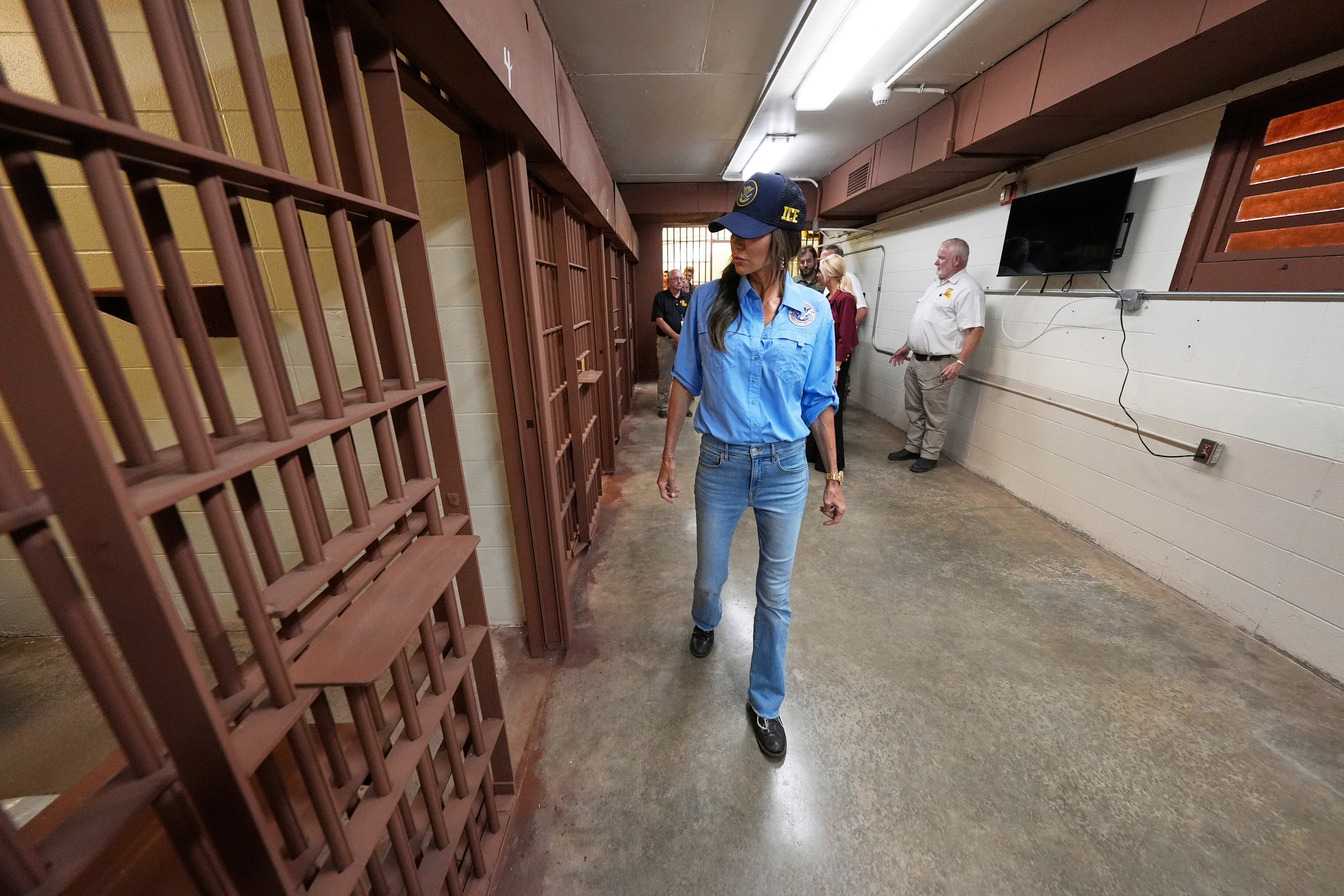 Noem ordered deportation flights to El Salvador after judicial halt ...