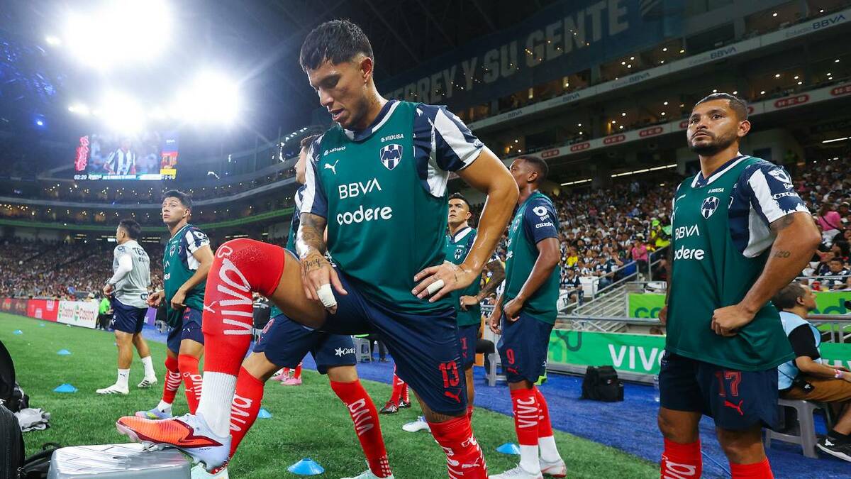 ¡Dura baja! Carlos Salcedo se pierde la ida de los Cuartos de Final ...