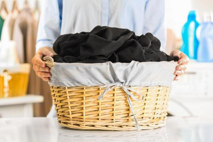 Con solo un ingrediente: el truco definitivo para lavar la ropa negra y ...