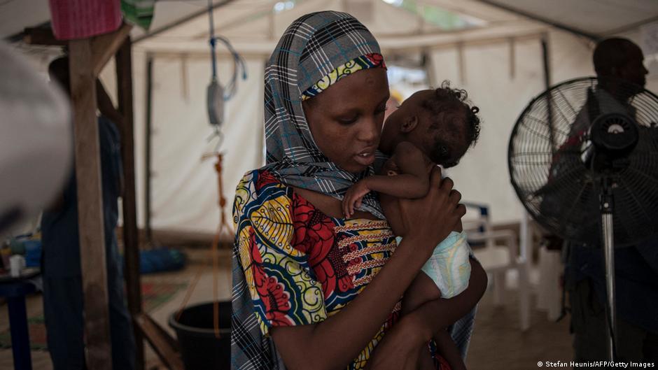 За последние 15 лет на севере Нигерии несколько миллионов человек были вынуждены покинуть свои дома, целые семьи были разорваны исламистским насилием