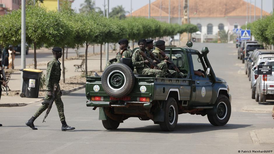 guin-bissau-for-as-de-seguran-a-travam-marcha-contra-golpe