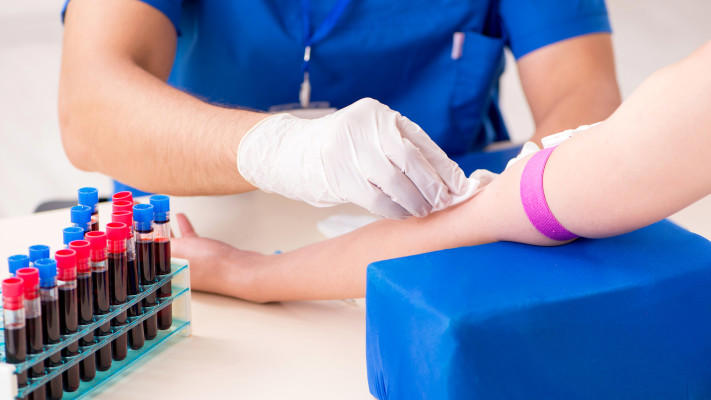 בדיקת דם. איתור חתימה גנטית של הגידול (צילום: אינגאימג)