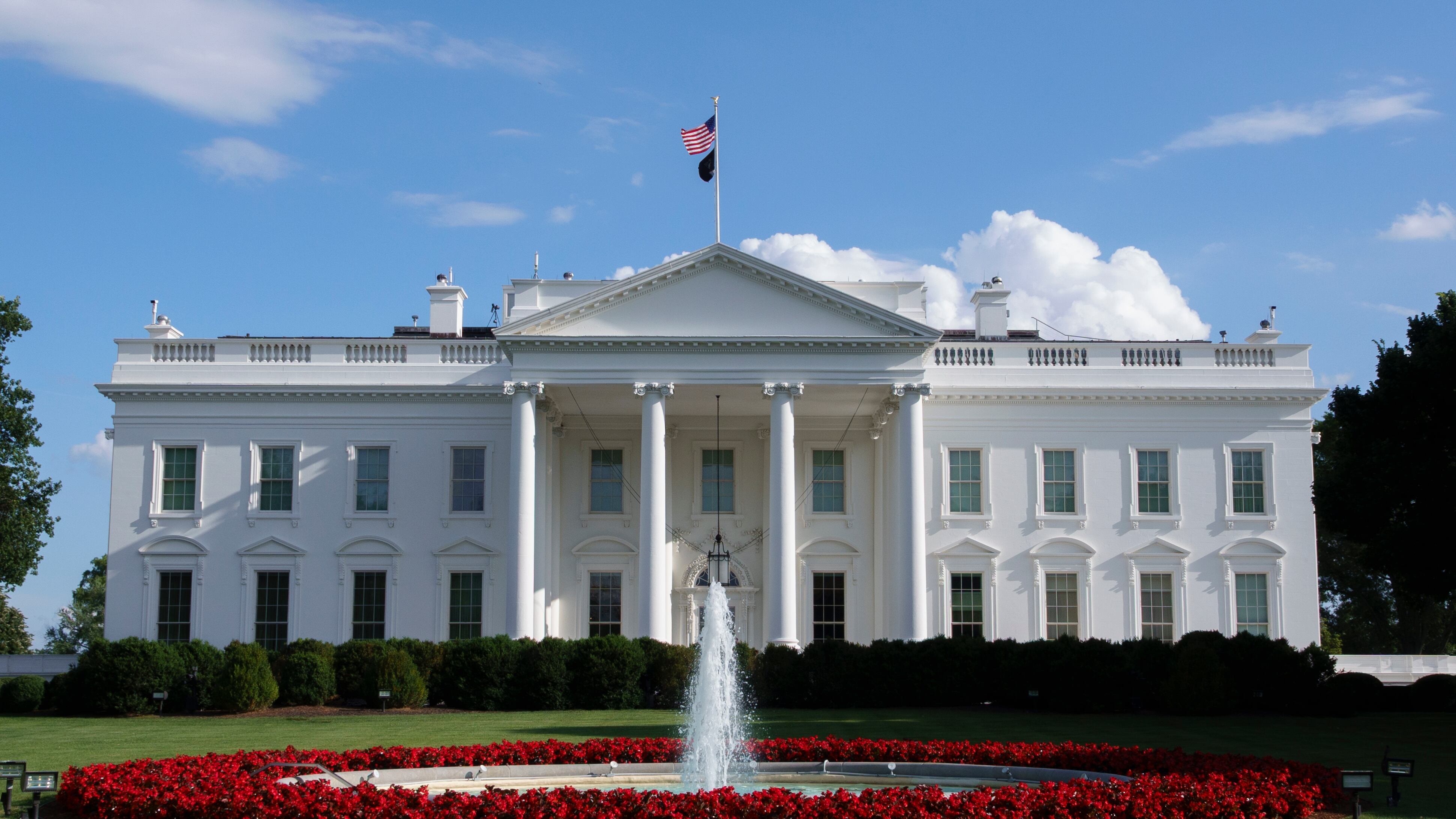 Shots ring out near White House<br><br>