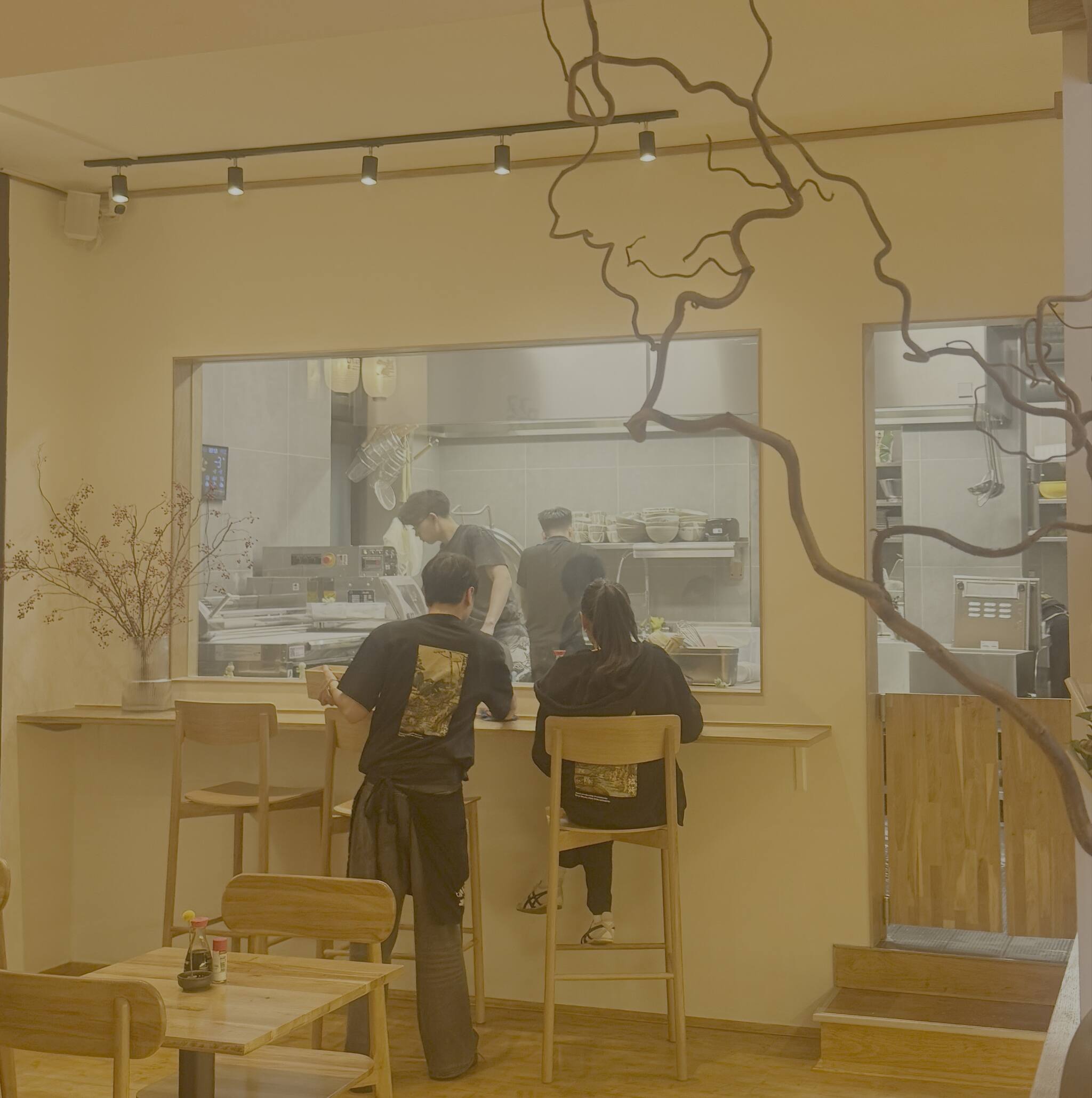 Bei SUSURU bitte dringend reservieren, sonst sehen Sie nur das: Eine Nudelmaschine im Feierabend. Quelle: LVZ