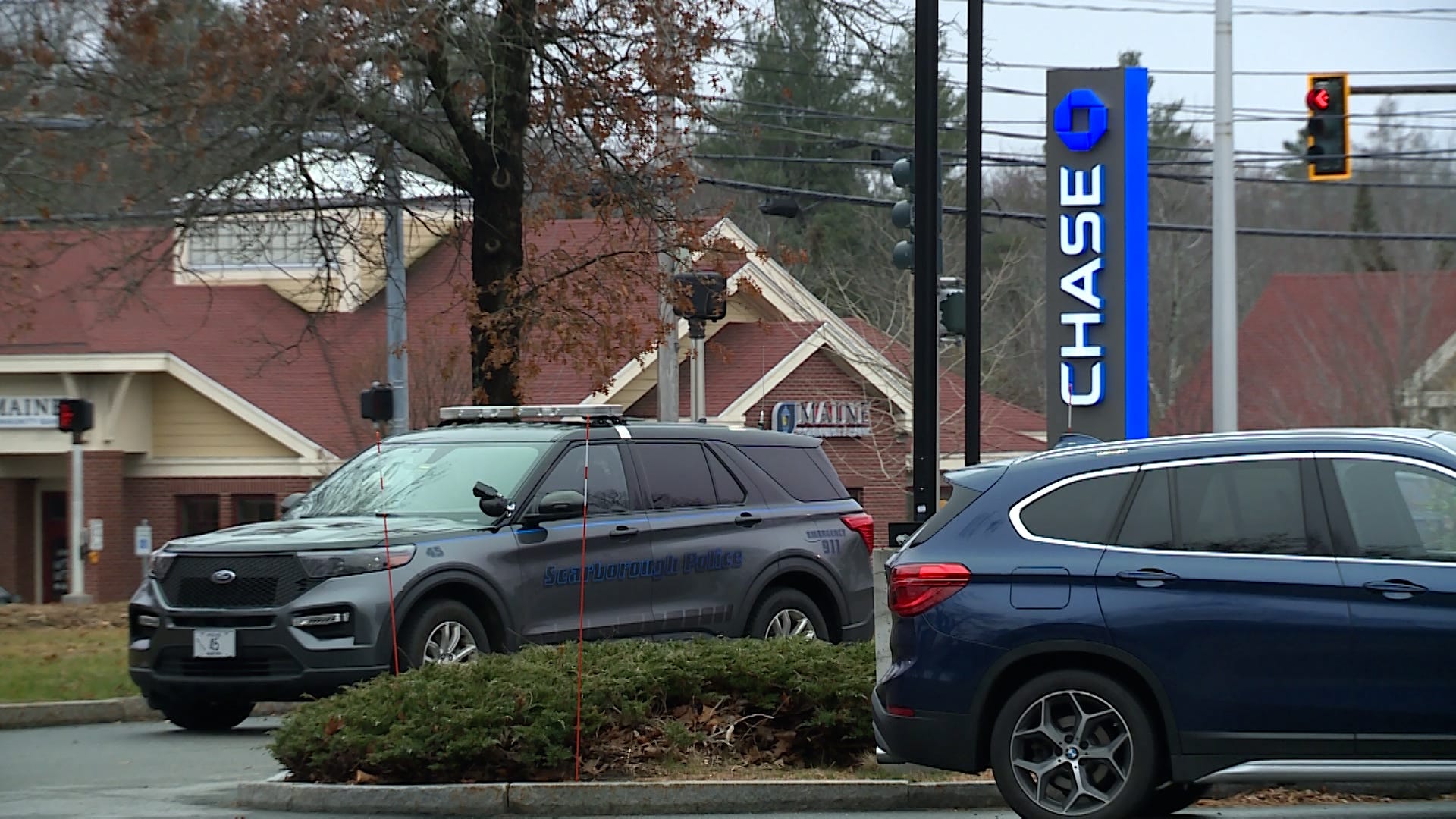 Scarborough police search for man who robbed Chase Bank