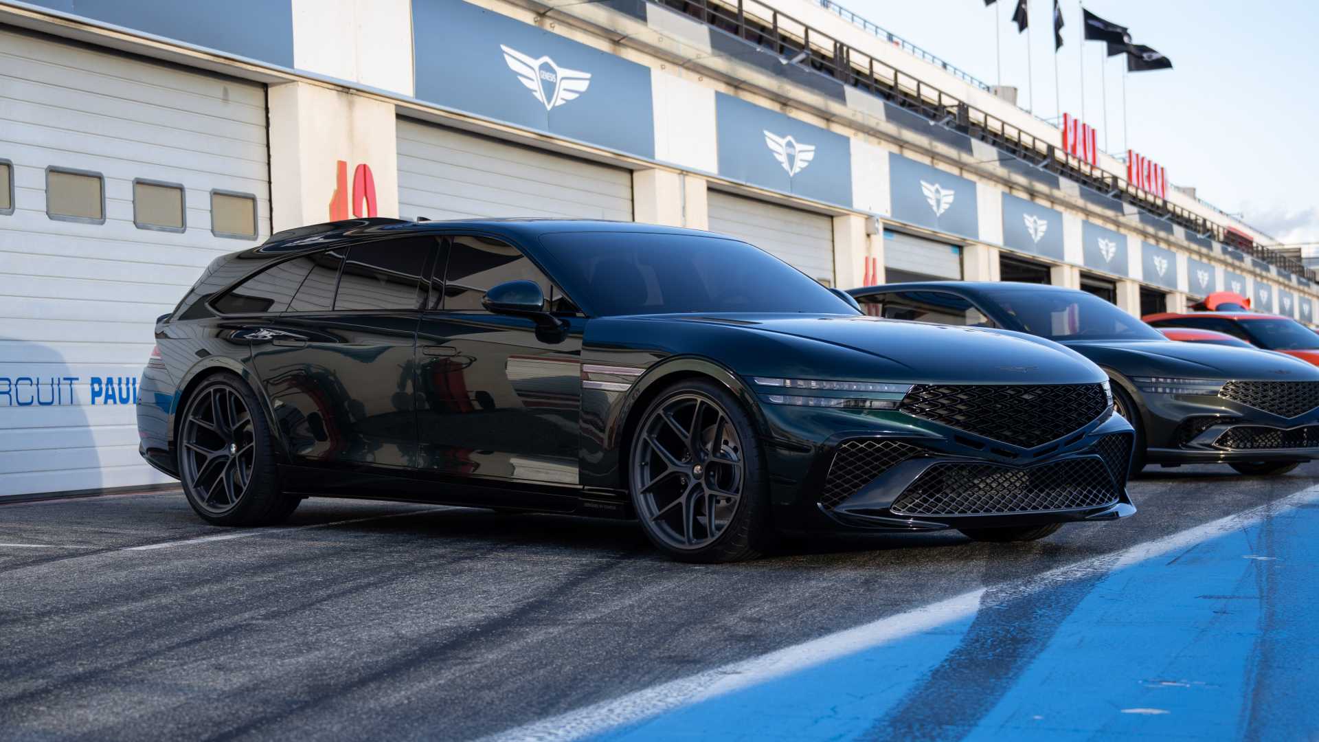 Genesis G90 Wingback Magma Concept (18)