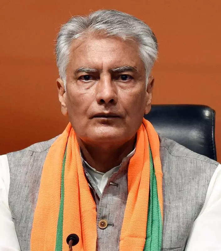 Incorrect, apologise: Jakhar to Arora & AAP