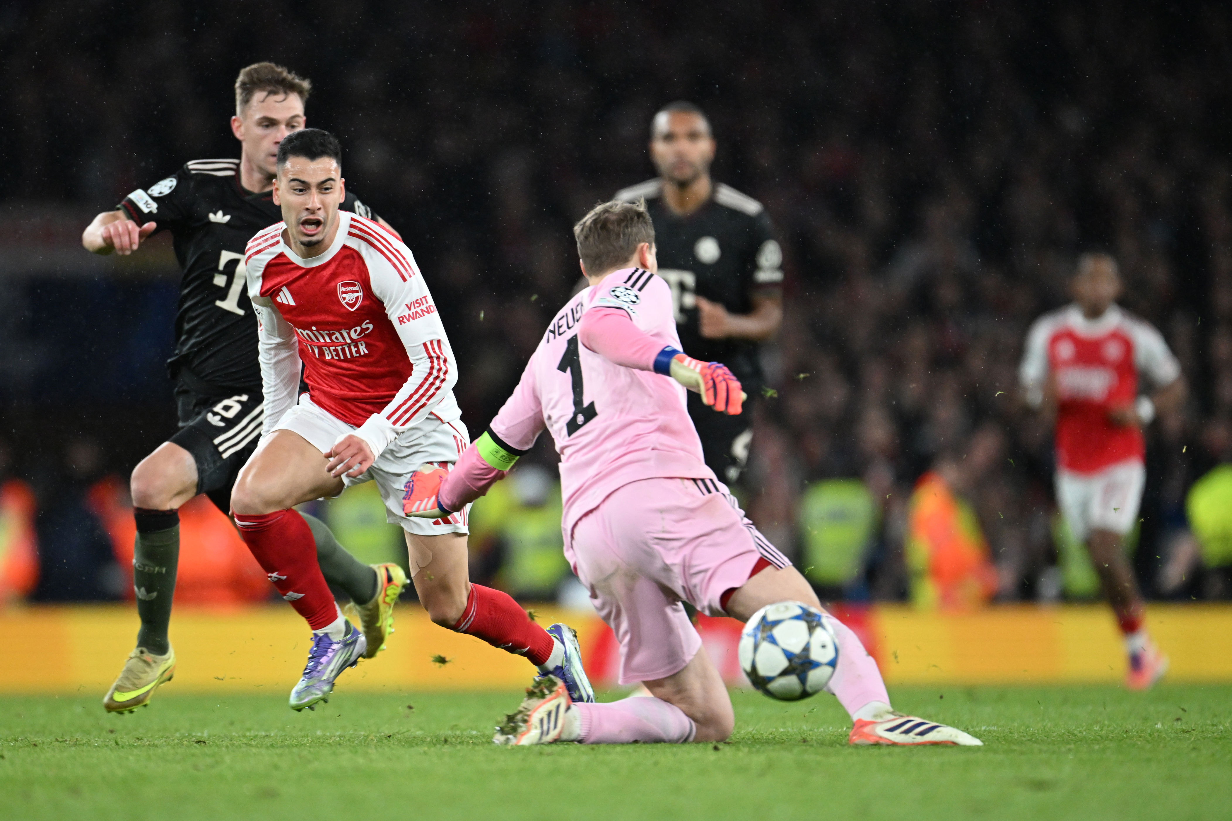 Por qué Manuel Neuer asumió un gran riesgo que provocó el tercer gol del Bayern Múnich