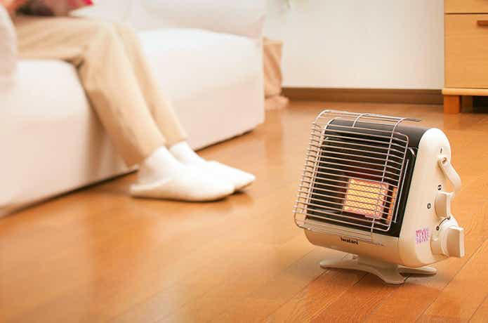 【2025年版】冬を快適に！おすすめ防寒グッズ40選【屋外・室内・プレゼントも！】