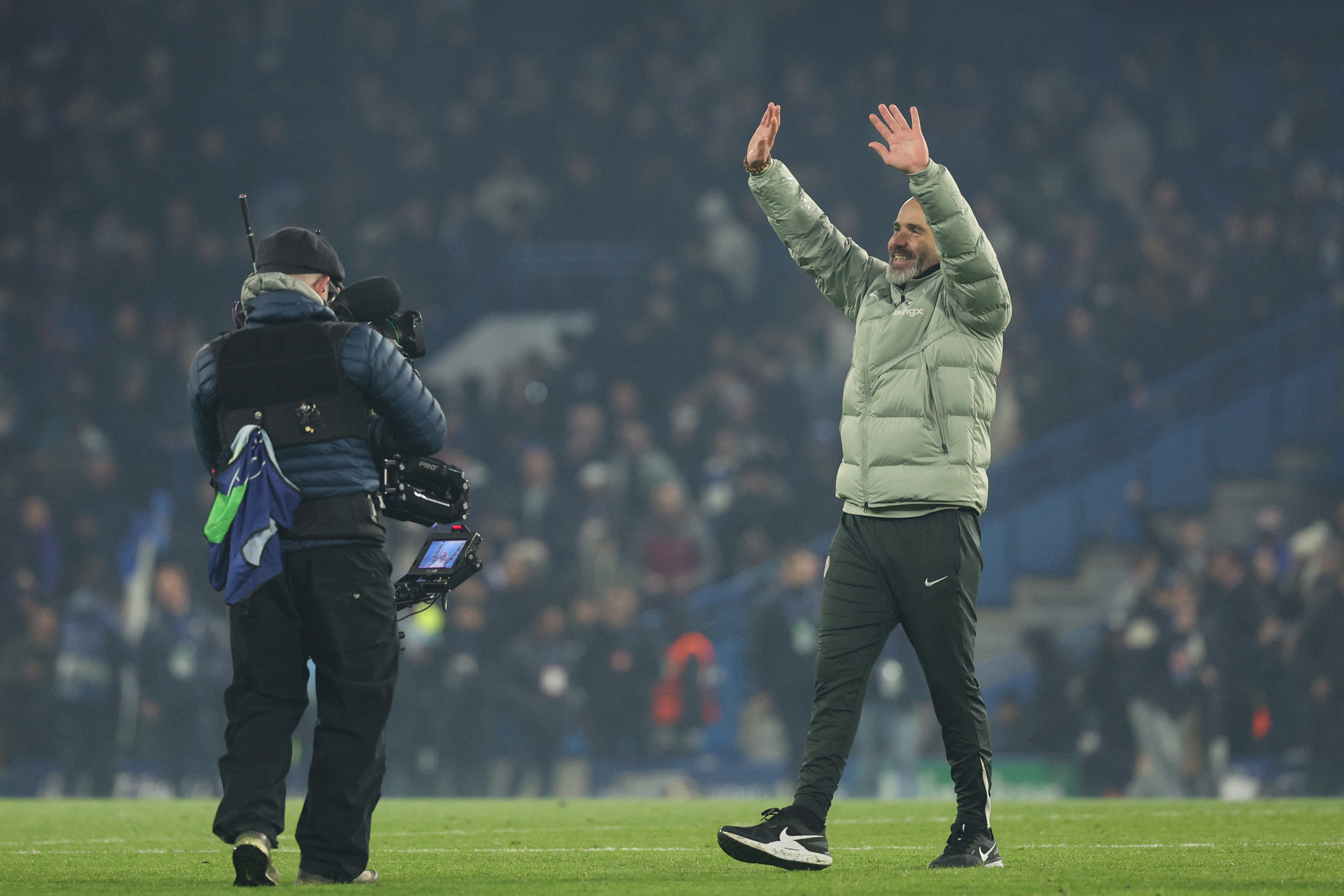 Chelsea contact club over 'unbelievable' goalkeeper transfer after ...
