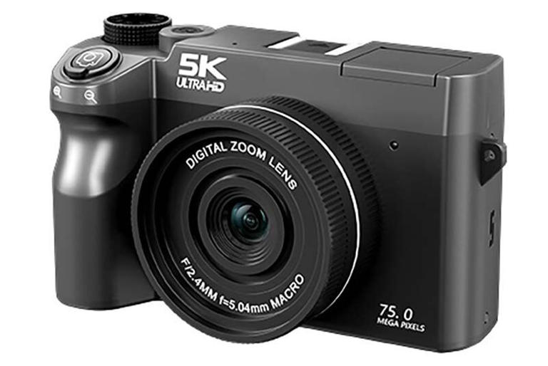 デジカメなど 本格デザインで自撮りもできるコンパクトデジカメ 価格は9,800円～