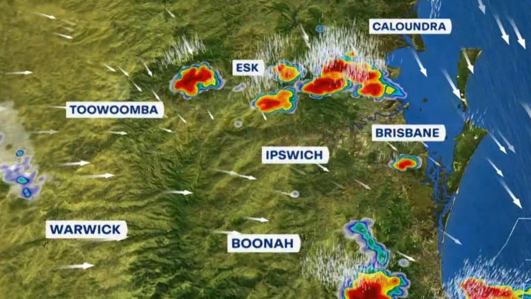 Severe storm tears roofs off houses, shuts race track in Queensland town