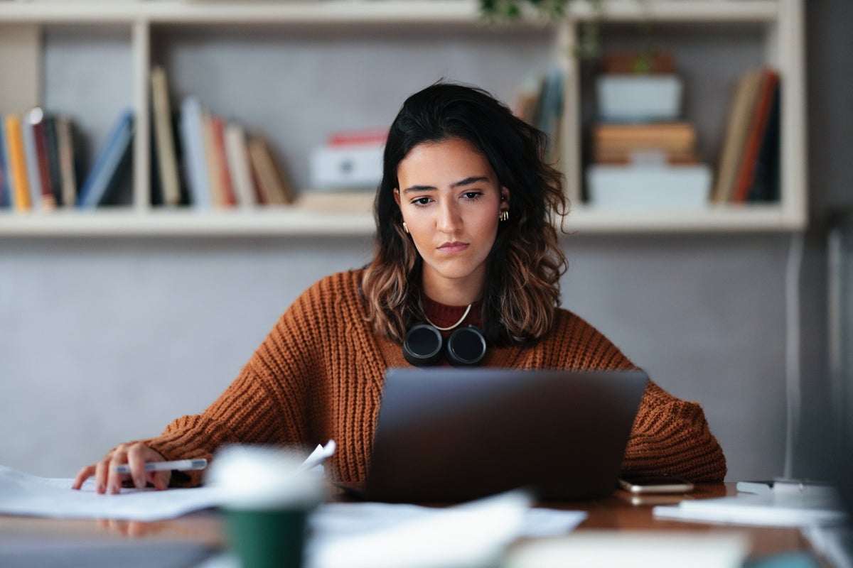 Do women really need to “bro-code” their LinkedIn posts to get seen?