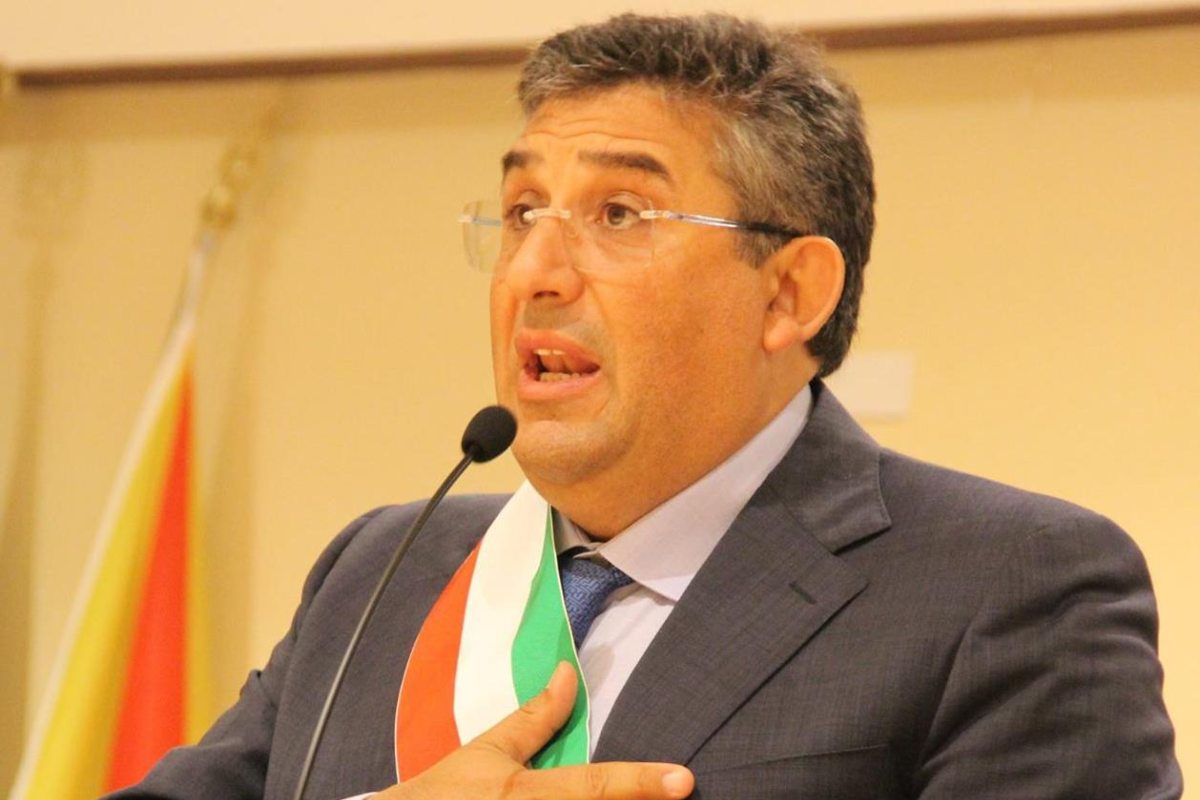 Paura a Raffadali, ladri in casa del sindaco Silvio Cuffaro: indagini ...