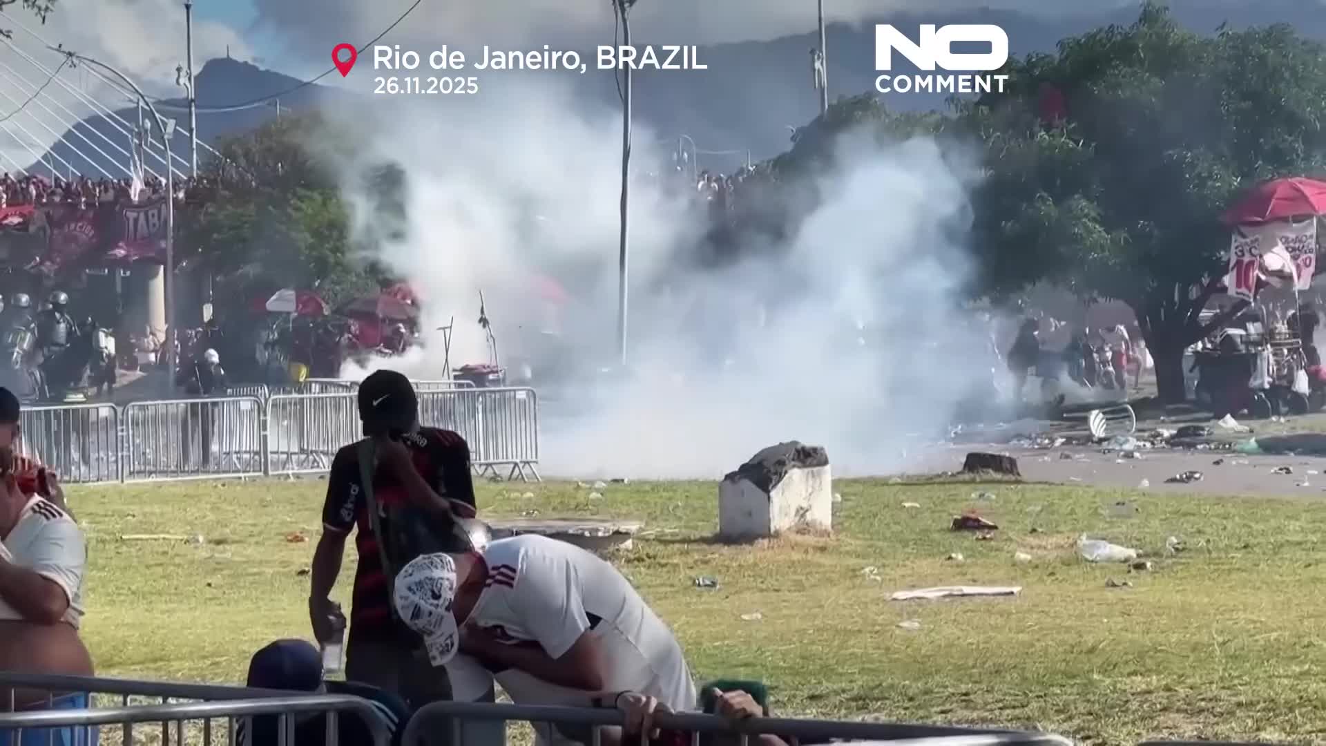 Flamengo fans clash with police at Rio airport