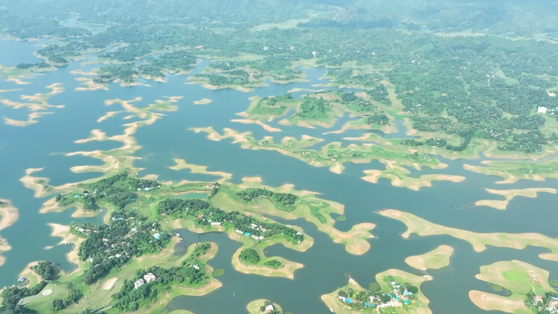 Apa yang Membuat Danau Ini Begitu Unik?