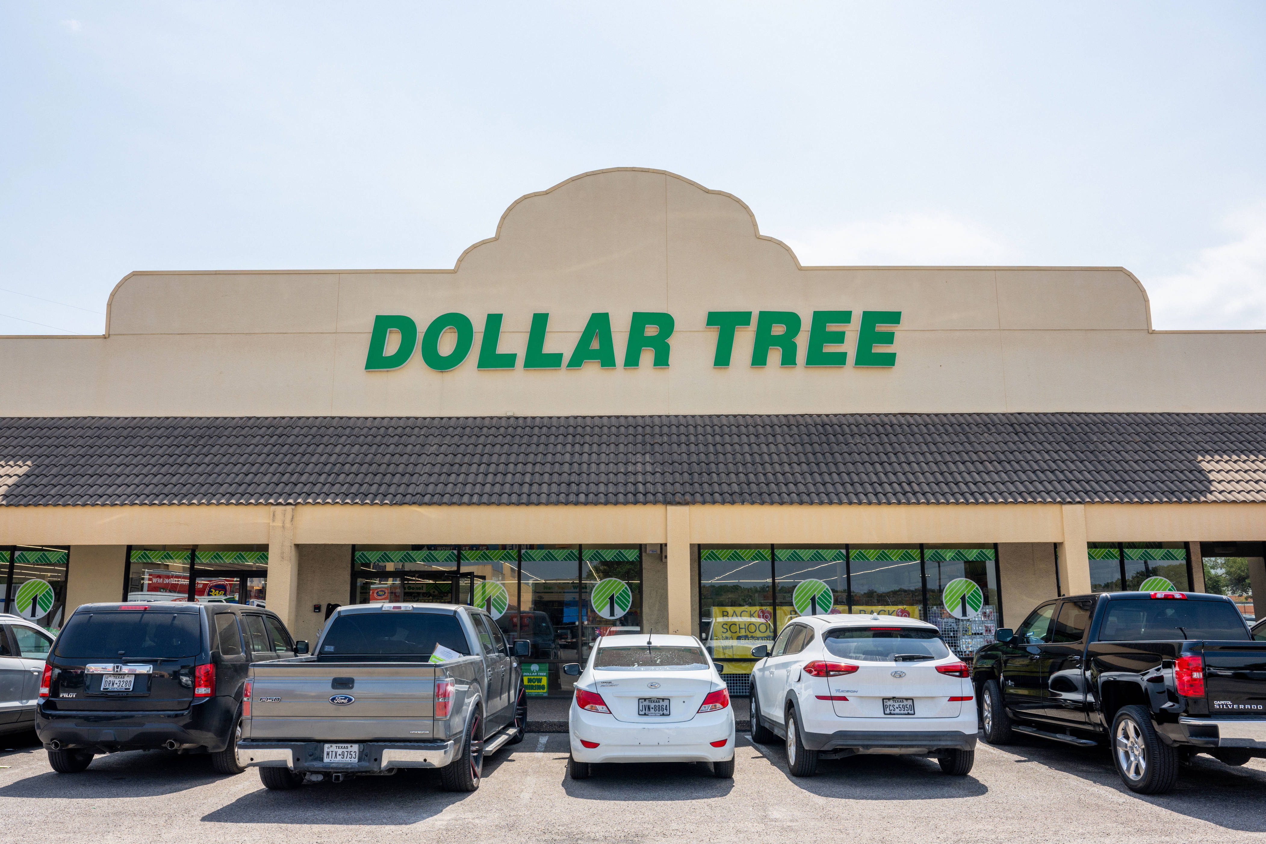 is-dollar-general-open-on-thanksgiving-2025-full-list-of-dollar-store