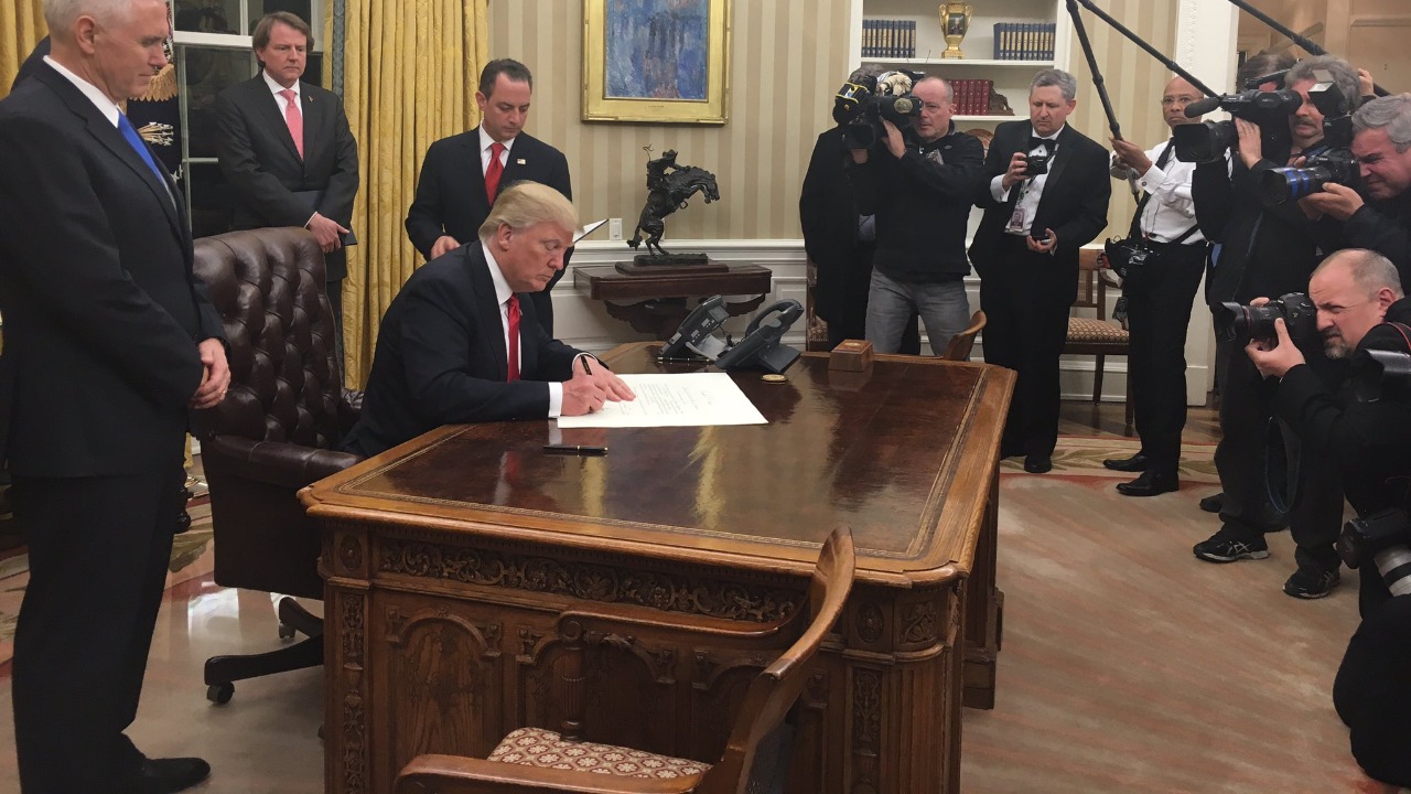 Trump signs AI executive order tied to the “Genesis Mission”
